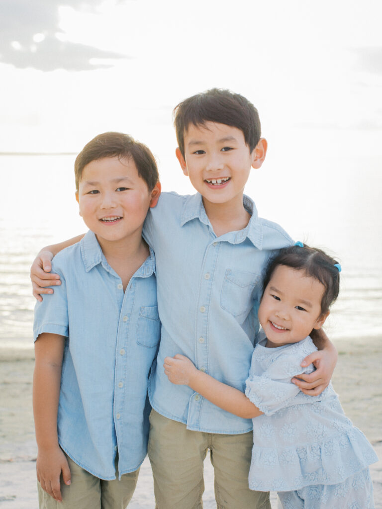 Candids from an extended family portrait session in central Florida.