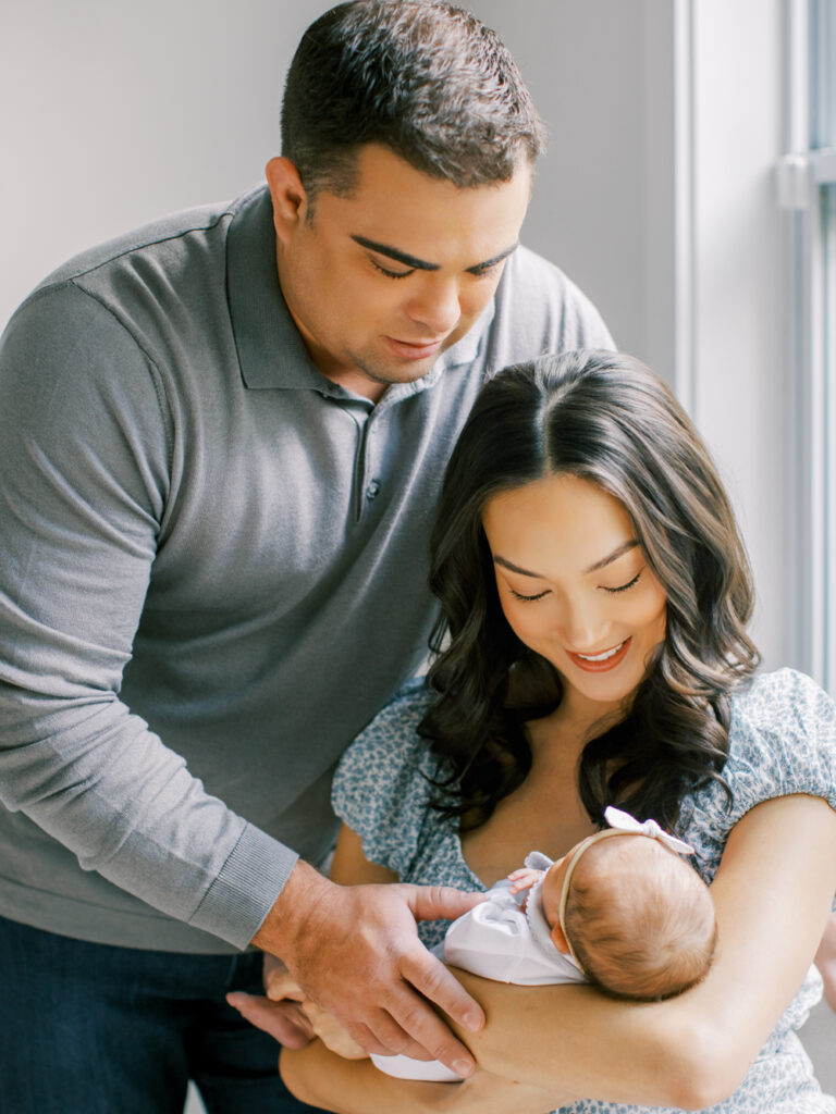 Lifestyle newborn photography in Orlando, FL.