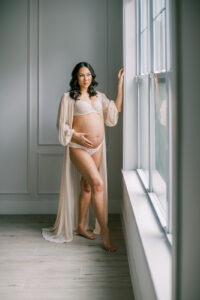 Light soaked maternity session in Orlando, FL.